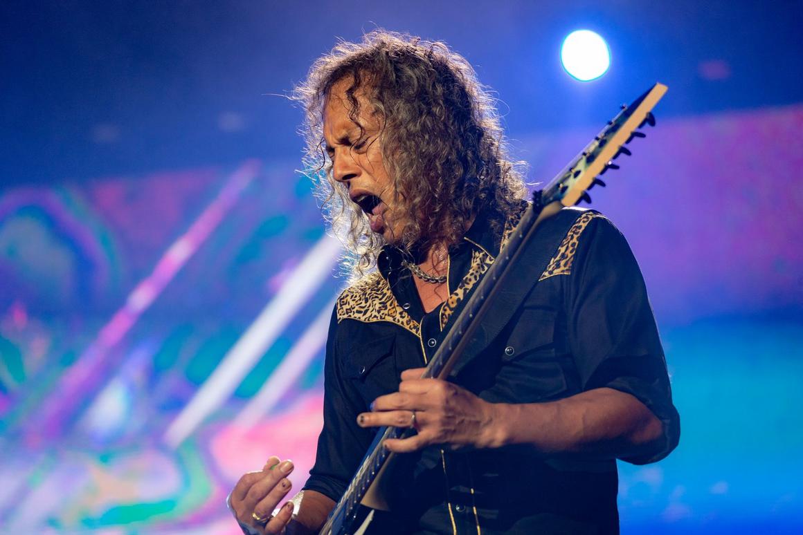 Photo gallery from the gig in S&atilde;o Paulo, Brazil shot on March 25, 2017